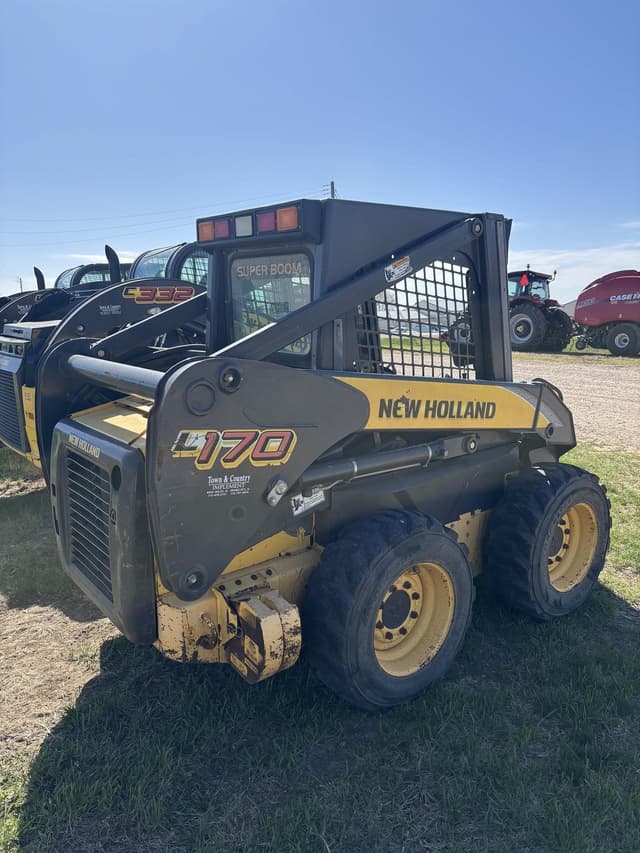 Image of New Holland L170 equipment image 3
