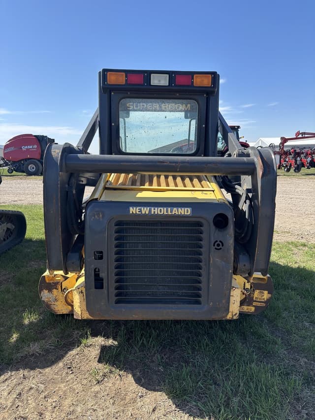 Image of New Holland L170 equipment image 4