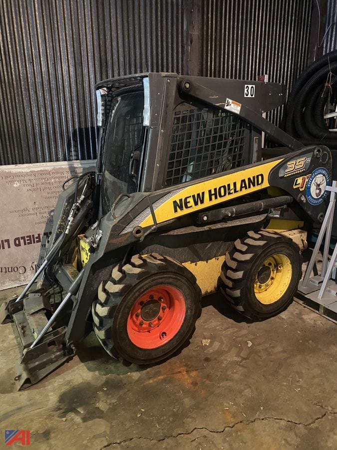 2008 New Holland L170 Equipment Image0