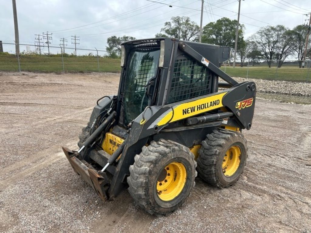 2008 New Holland L175 Equipment Image0
