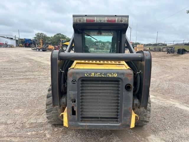 Image of New Holland L175 equipment image 4