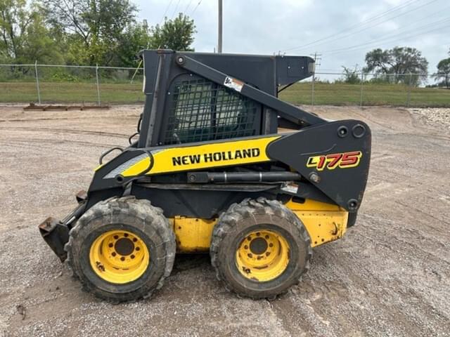 Image of New Holland L175 equipment image 1