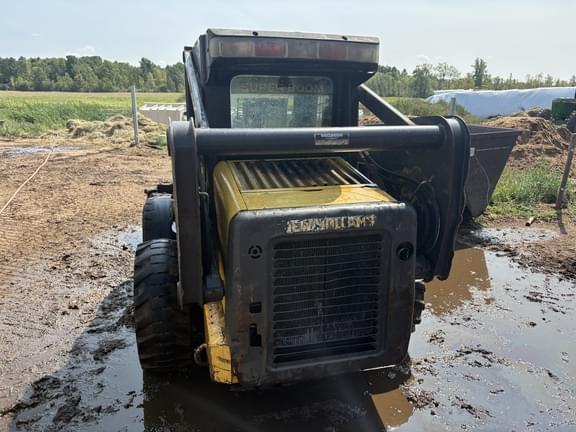 Image of New Holland L175 equipment image 2