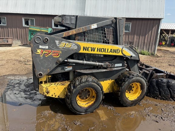 2008 New Holland L175 Equipment Image0