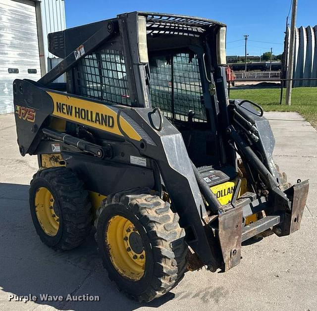 Image of New Holland L175 equipment image 2