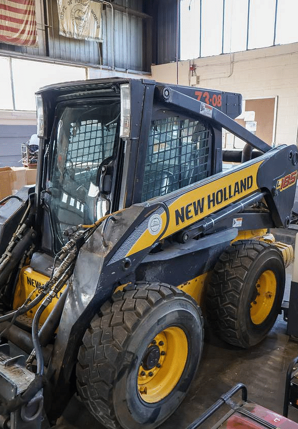 Image of New Holland L185 Primary image