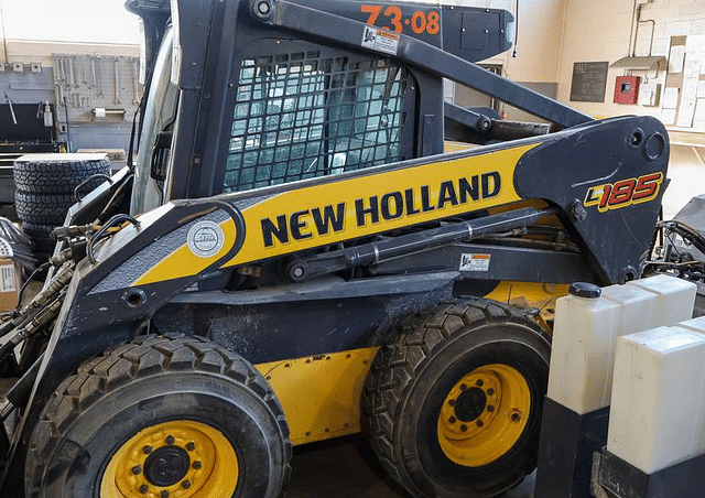 Image of New Holland L185 equipment image 1