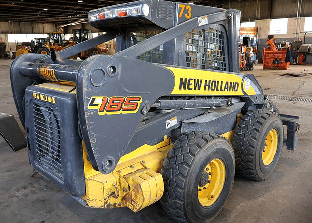 Image of New Holland L185 equipment image 4