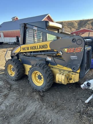 Image of New Holland L185 equipment image 2