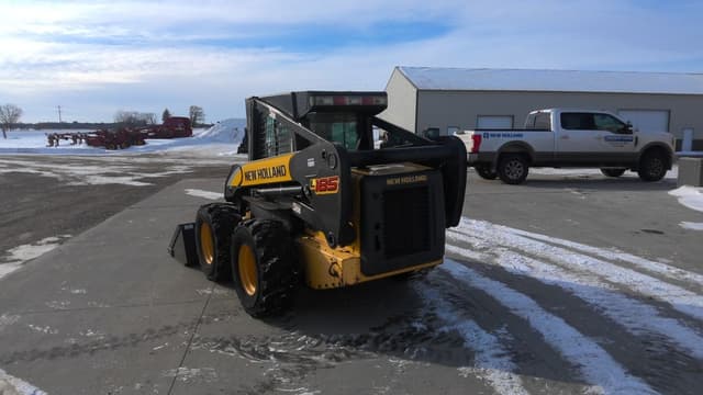 Image of New Holland L185 equipment image 2
