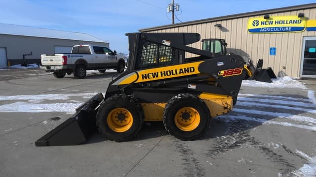 Image of New Holland L185 equipment image 3