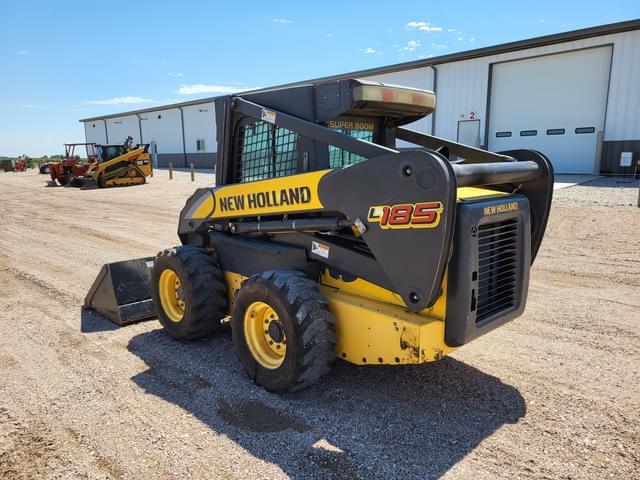 Image of New Holland L185 equipment image 3