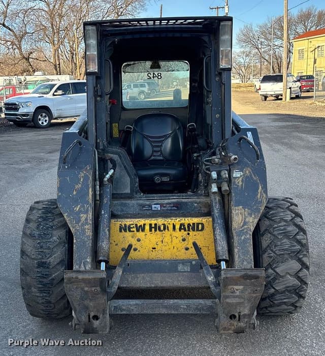 Image of New Holland L185 equipment image 1