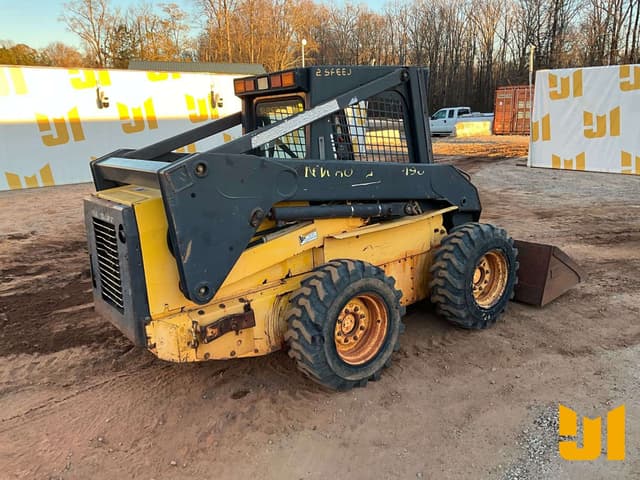 Image of New Holland L5130 equipment image 4