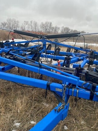 Main image New Holland ST830