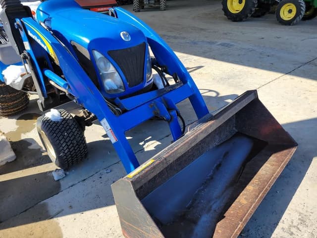 Image of New Holland T1030 equipment image 2