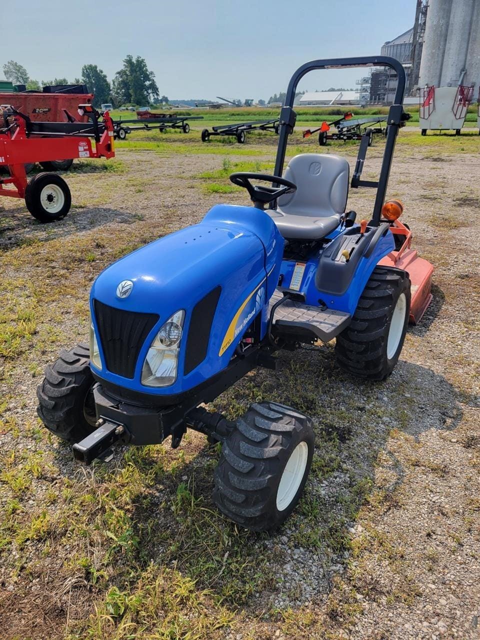 2008 New Holland T1110 Equipment Image0