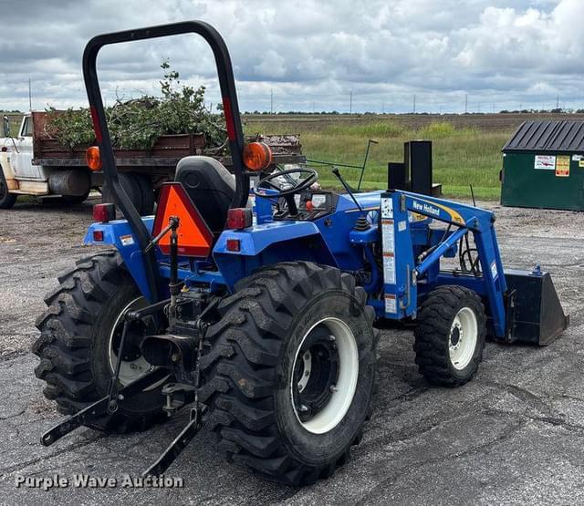 Image of New Holland T1520 equipment image 4