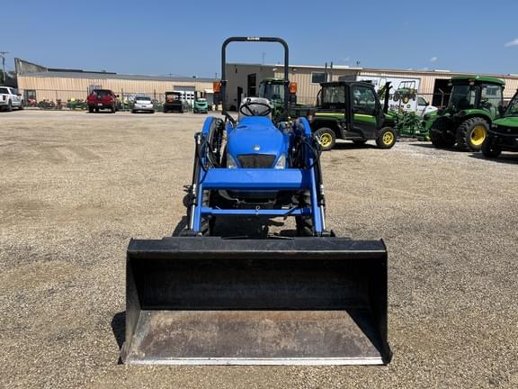 Image of New Holland T2220 equipment image 2