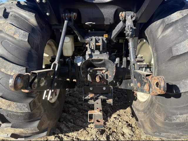 Image of New Holland T2420 equipment image 4