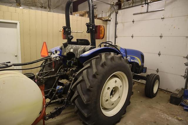 Image of New Holland T4020 equipment image 2