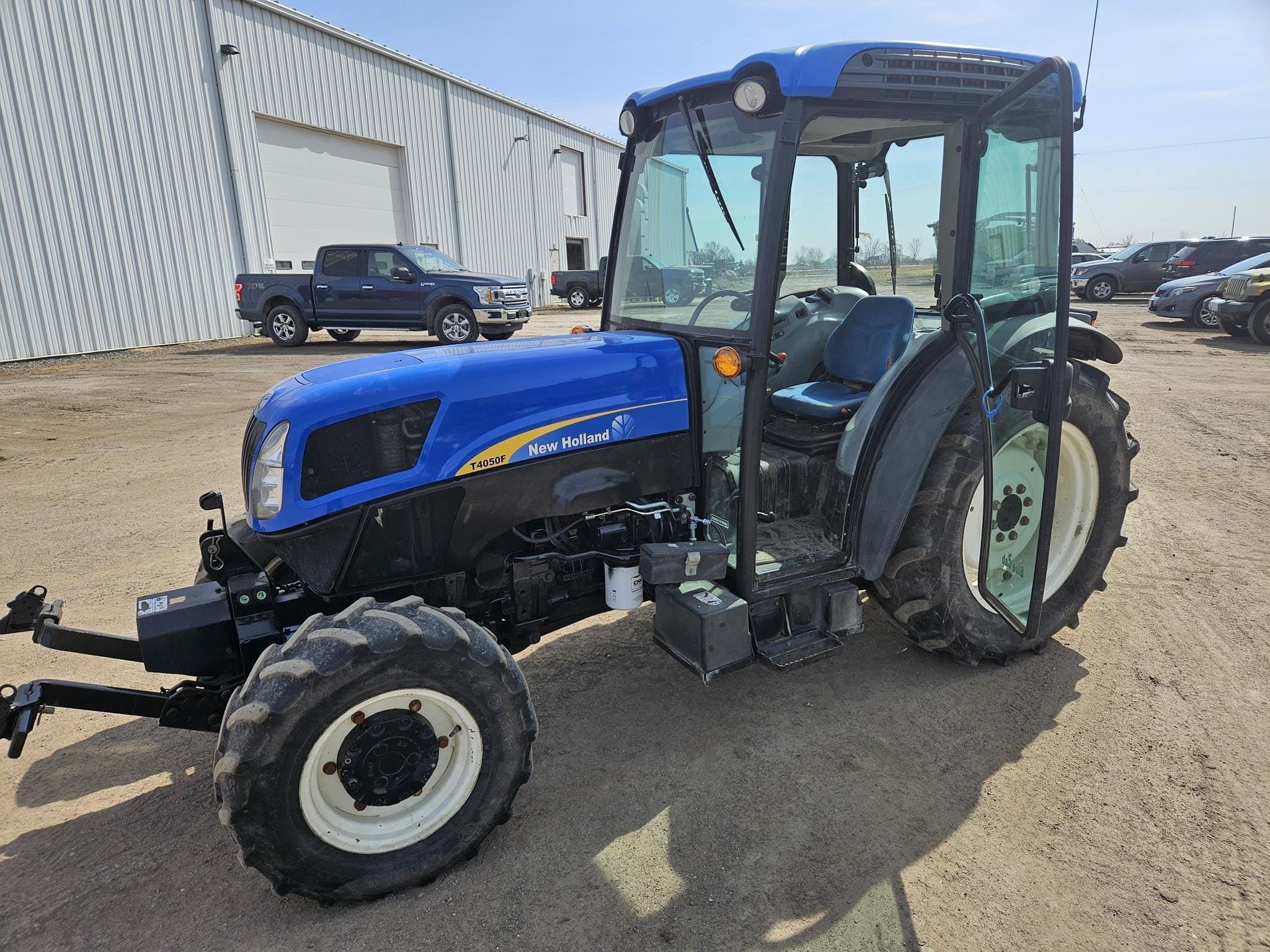 Main image New Holland T4050F
