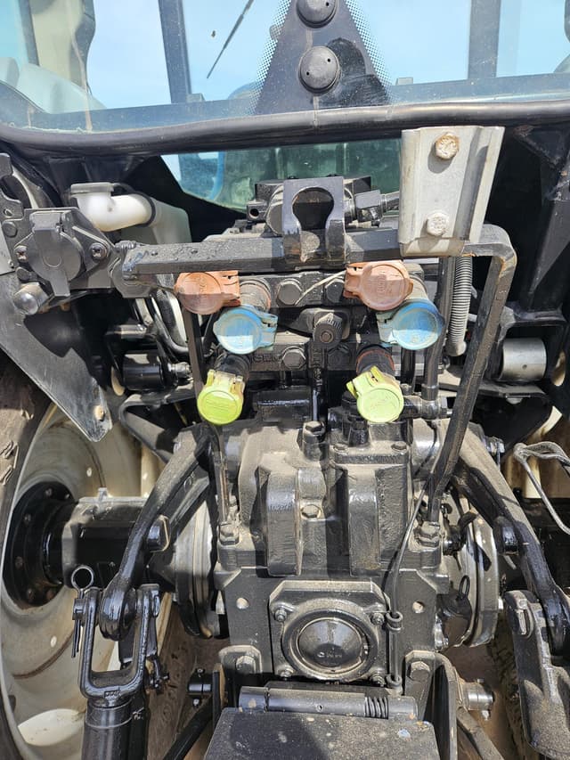 Image of New Holland T4050F equipment image 4