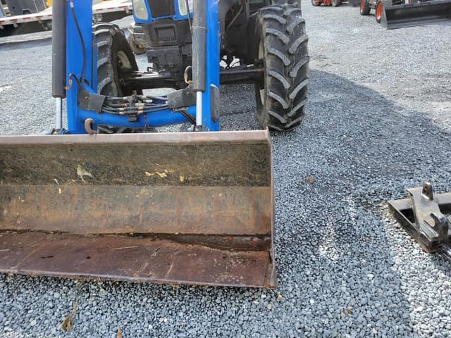Image of New Holland T6030 equipment image 2