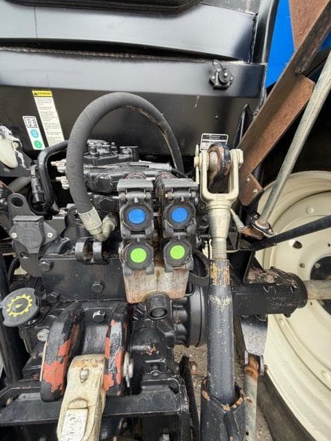 Image of New Holland T6050 equipment image 4