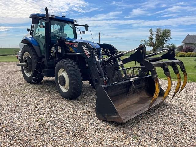 Image of New Holland T7030 equipment image 3