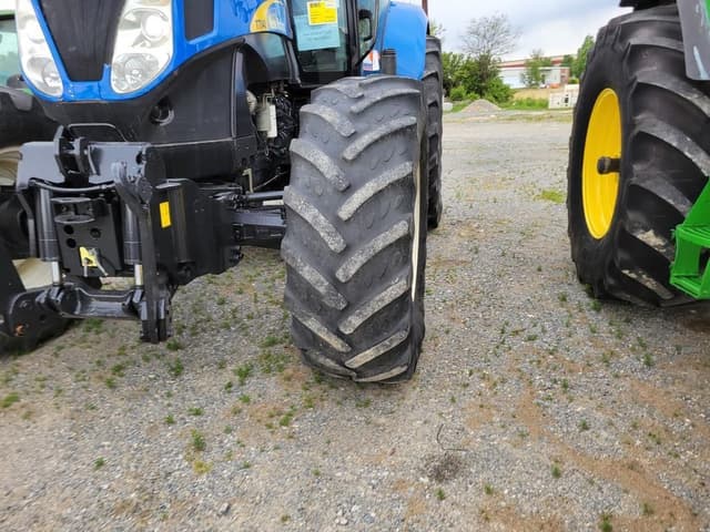 Image of New Holland T7040 equipment image 2