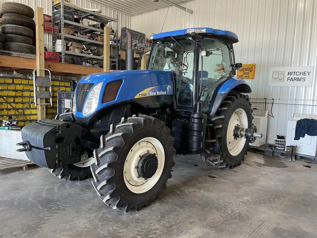 Main image New Holland T7060