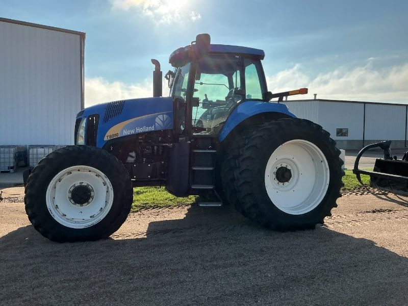 2008 New Holland T8010 Equipment Image0