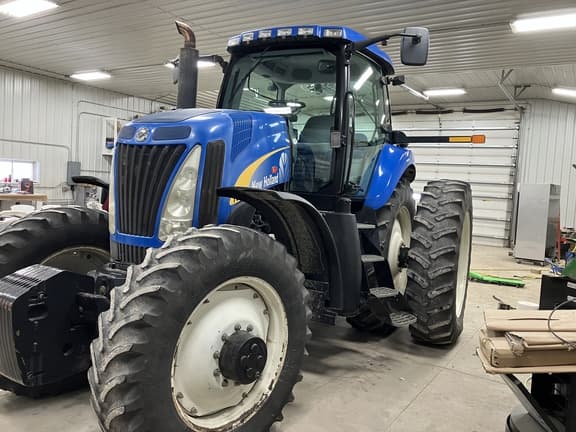 Image of New Holland T8010 equipment image 2