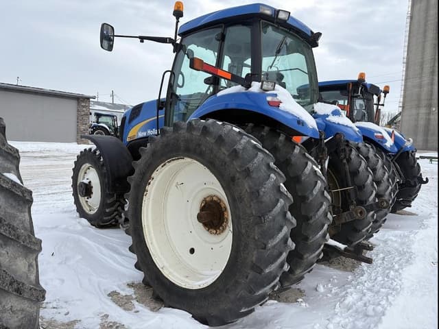 Image of New Holland T8020 equipment image 1
