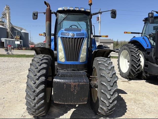 Image of New Holland T8020 equipment image 4