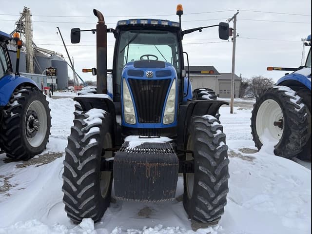 Image of New Holland T8020 equipment image 4
