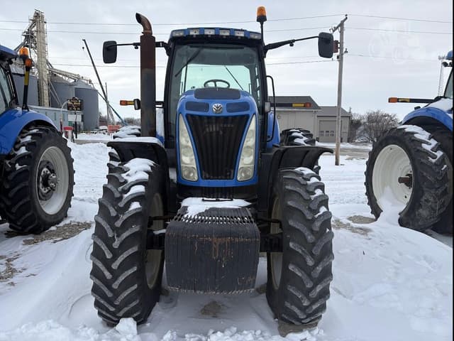Image of New Holland T8020 equipment image 4