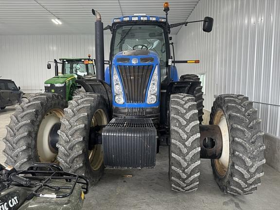 Image of New Holland T8040 equipment image 4