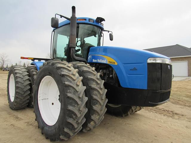 Image of New Holland T9020 equipment image 2