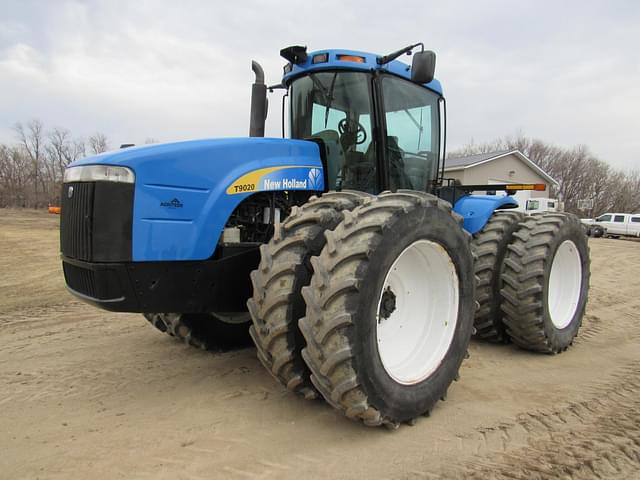 Image of New Holland T9020 equipment image 1