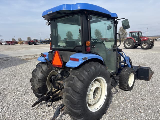 Image of New Holland TC40A equipment image 2