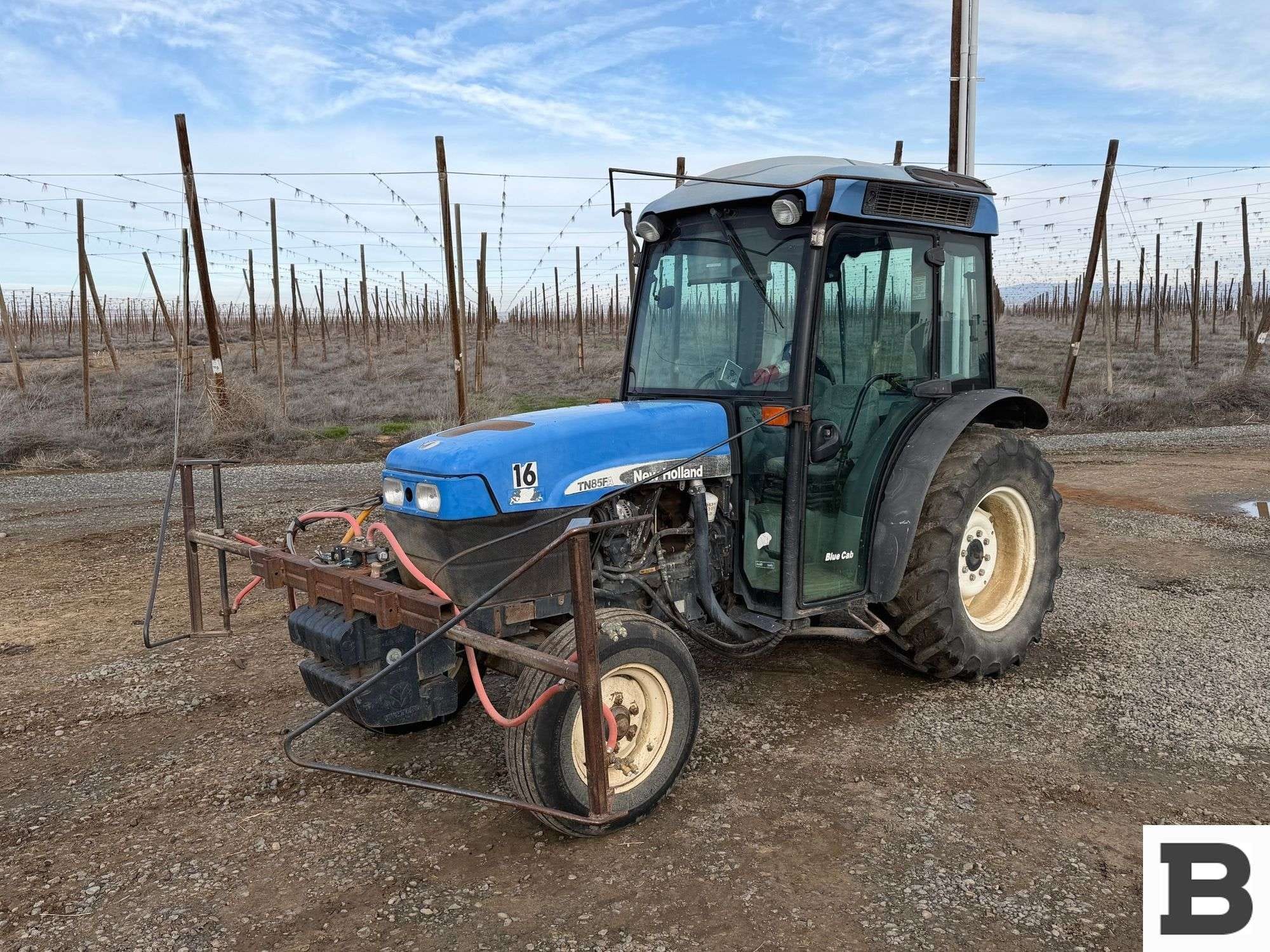 2008 New Holland TN85FA Equipment Image0