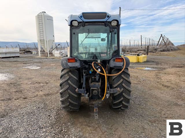 Image of New Holland TN85FA equipment image 3