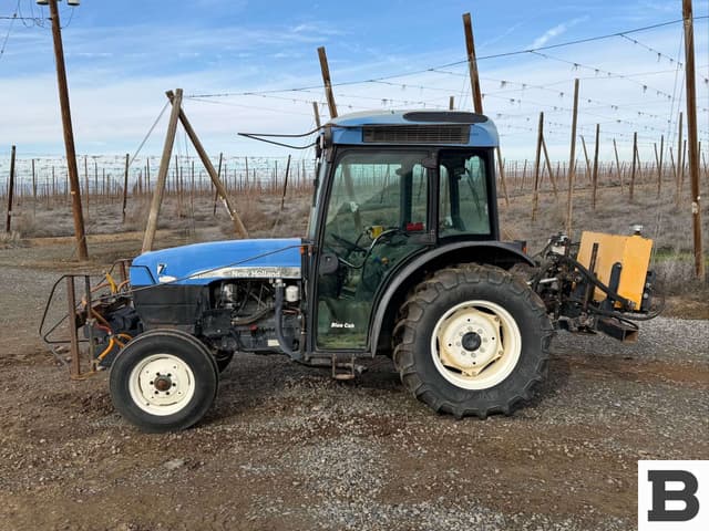 Image of New Holland TN85FA equipment image 1
