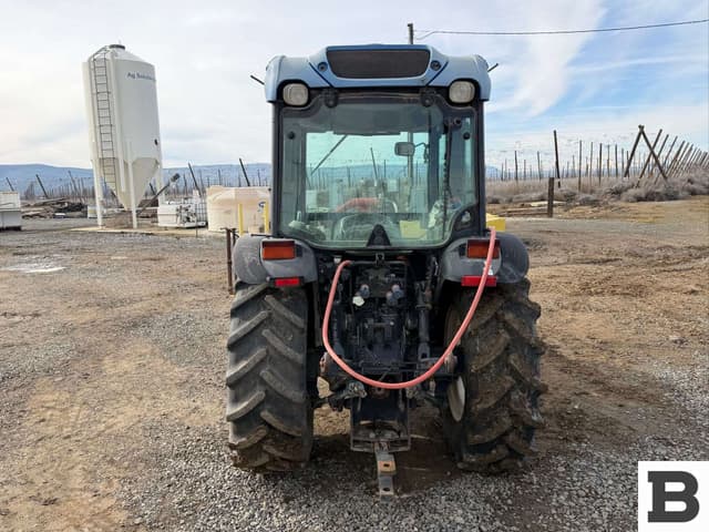 Image of New Holland TN85FA equipment image 3