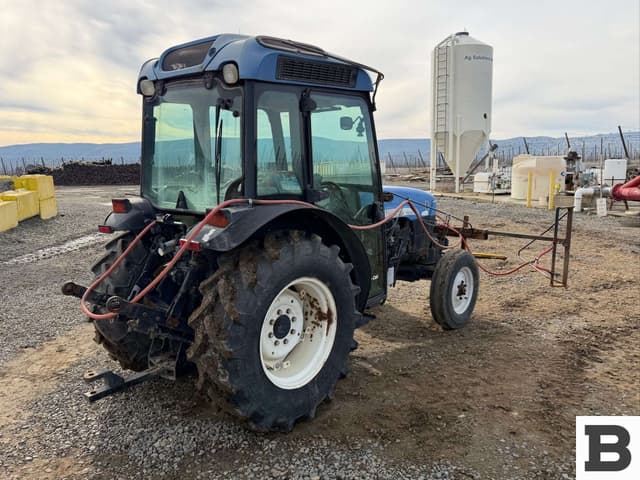 Image of New Holland TN85FA equipment image 4