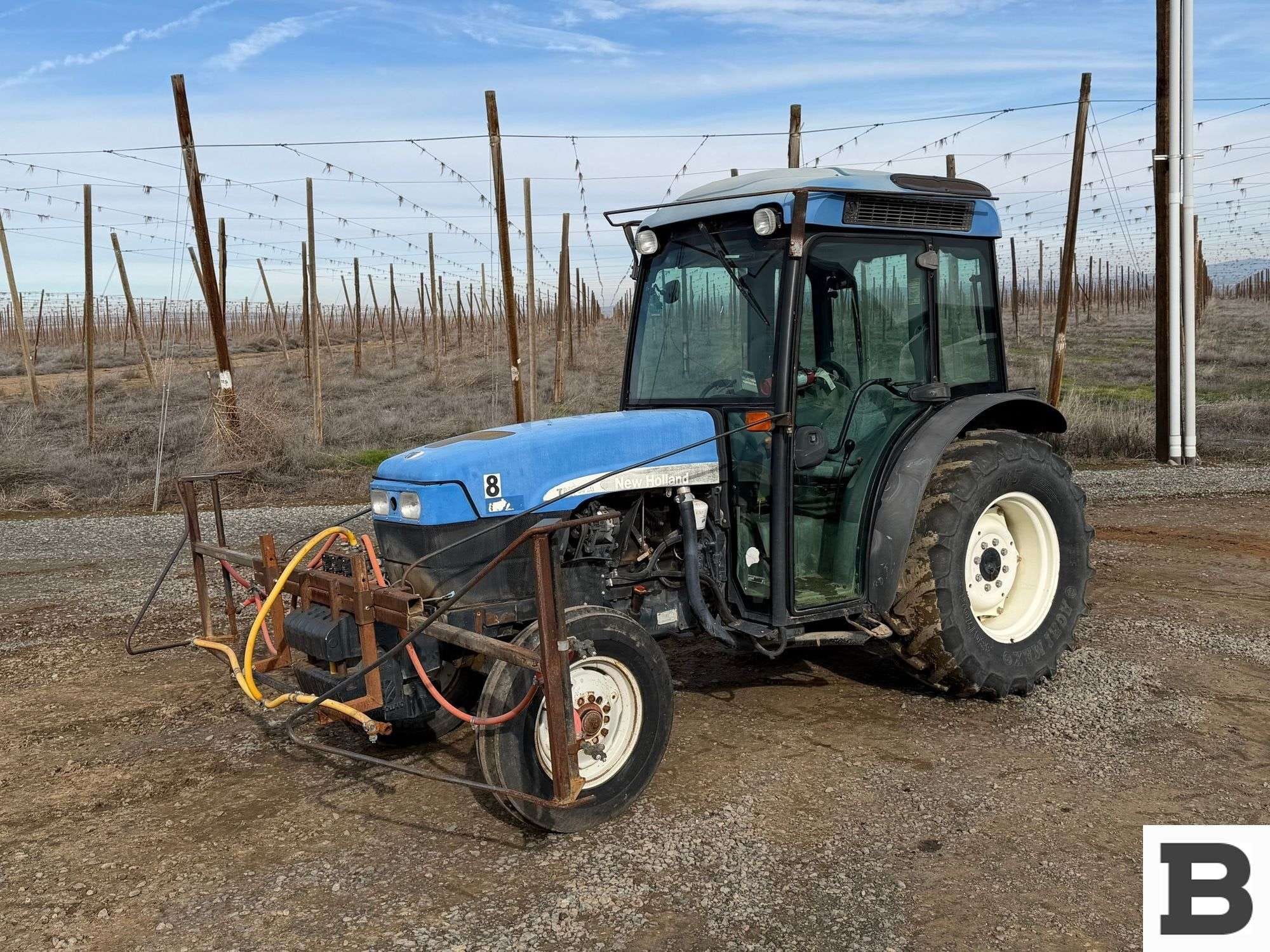 2008 New Holland TN85FA Equipment Image0