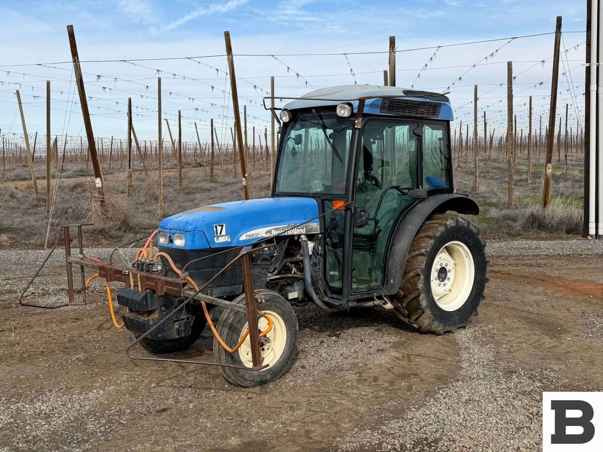 2008 New Holland TN85FA Equipment Image0