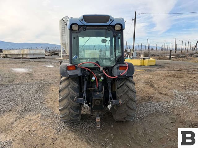 Image of New Holland TN85FA equipment image 3